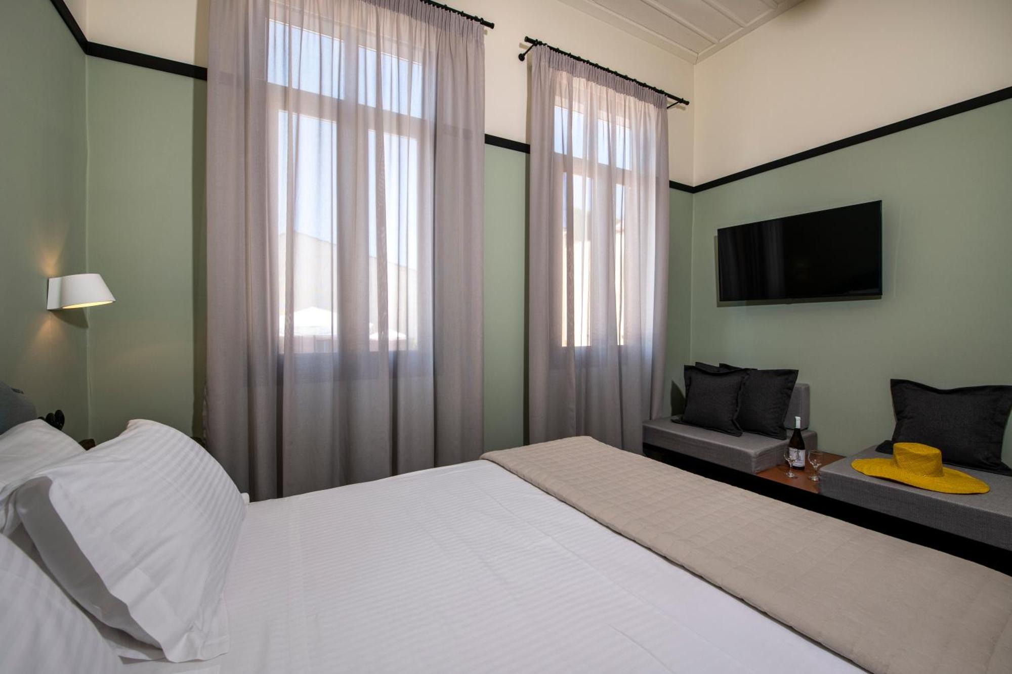Mosaic Venetian Harbour Suites Chania  Exterior photo